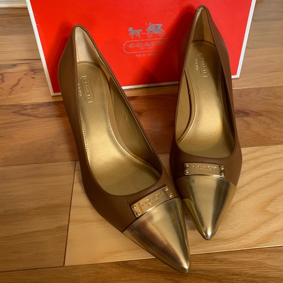 Coach Shoes - Coach Zan gold and cinnamon pointed toe heel 9